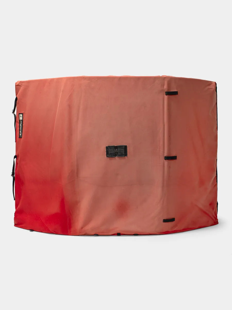 Outer open view of Metolius Behemoth Crash Pad in Red. 