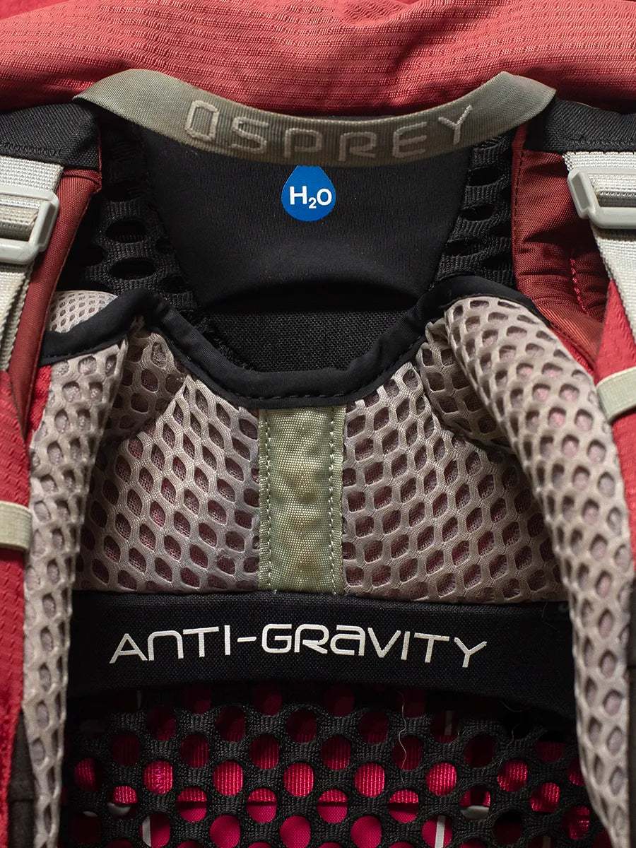 Osprey Women's Aura AG 50 Backpack, Red — photo 1